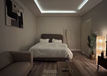 استديو بتصميم انيق ودخول ذاتي 