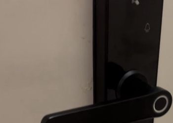 استديو بسرير ماستر وجلسة جانبية 