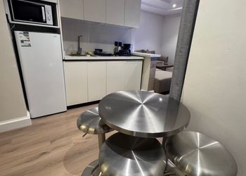 شقة بغرفة معيشة وغرفتين نوم 