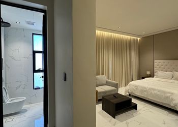 استديو بأثاث مريح وبسيط 