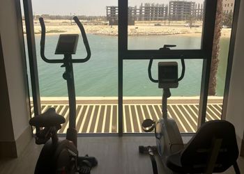 شقة بثلاث غرف نوم وصالة