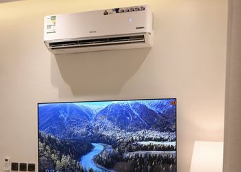 استديو بأثاث مريح وبسيط 