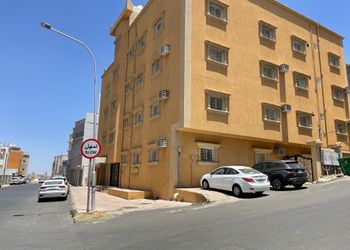 شقة بغرفة معيشة وغرفة نوم 