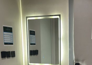 استديو بأثاث مريح وبسيط 