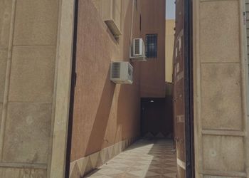 استديو بسرير ماستر 