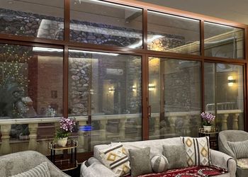 استراحة بمسطح اخضر ومجالس