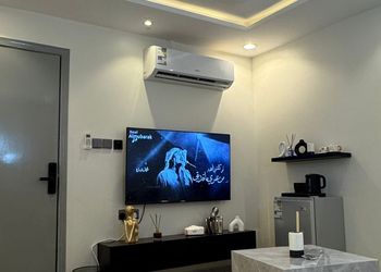 استديو بسرير ماستر وجلسة جانبية 