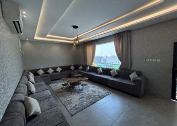 شاليه بمسبح وألعاب مائية