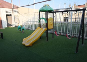 استراحة بجلسة خارجية ومسبح خارجي