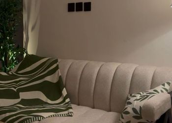 استديو بسرير ماستر وجلسة جانبية 