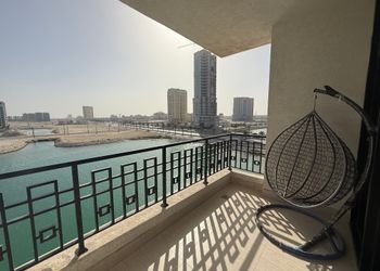 شقة باطلاله على البحر وغرفتن نوم 