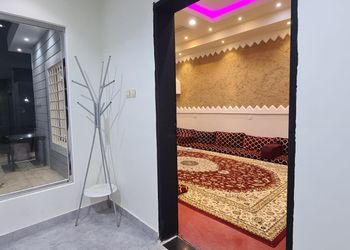 استراحة بمسطح اخضر وجلسه خارجيه