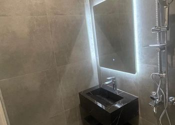 استديو بأثاث مريح وبسيط