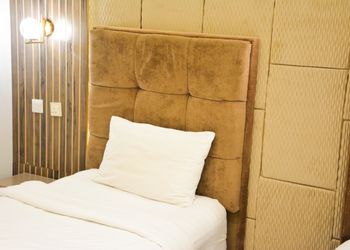 شالية بغرفتين نوم وصالة وحوش خاص