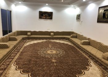 استراحة بجلسة خارجية ملعب كرة طائرة