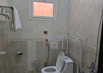 استديو بأثاث مريح وبسيط 