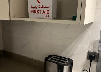 شقة انيقة بثلاث غرف نوم وصالة