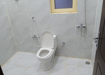 استديو باثاث مريح وبسيط 