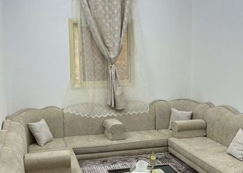 شقة بثلاث غرف نوم وصالة