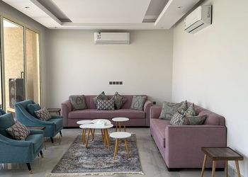 استراحة بمسطح اخضر وجلسة