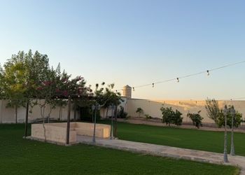 مزرعة بمجالس واسعة وأجواء ممتعة