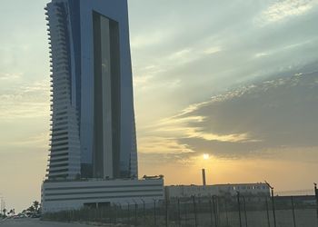 شقة بجلسة مطلة على البحر 