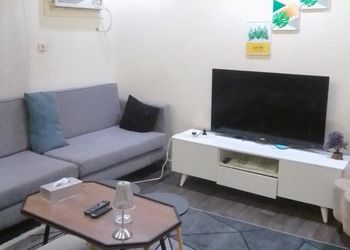 شقة بغرفة معيشة وغرفة نوم 