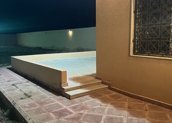 استراحة بمجالس واسعه ومسطح اخضر