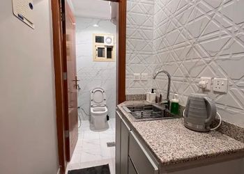 استديو هادئ بدخول ذاتي 