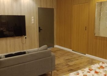 استديو بسرير ماستر وأثاث مريح 