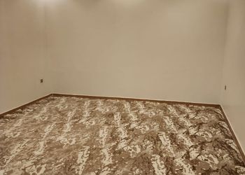 شاليه بمسطح اخضر ومسبح 