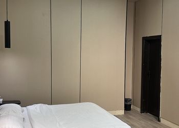 استديو بسرير ماستر وجلسة جانبية