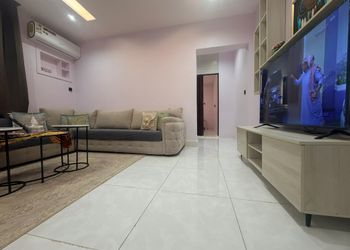 شقة بصالة جلوس ودخول ذاتي