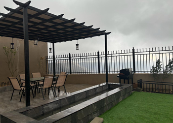   شاليه بإطلالة على الجبل 