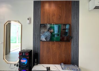 شاليه بمسطح اخضر  و ملحق خارجي