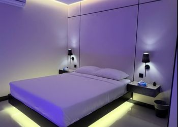 استديو بألوان مريحة وأثاث راقي