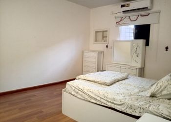 مزرعة بطراز شعبي وملحق خارجي