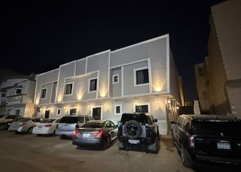 استديو بسرير ماستر وجلسة جانبية