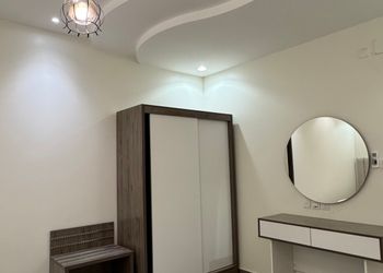 شقة بثلاث غرف نوم وتصميم هادئ 