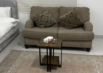 استديو بسرير ماستر وجلسة جانبية