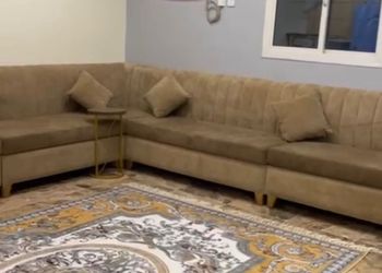 استراحة بإطلالة على مسبح وجبل