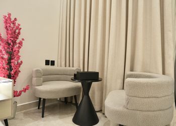 استديو بسرير ماستر وجلسة جانبية 