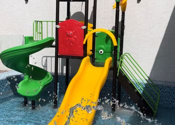 شاليه بخيمة والعاب  مائيه