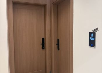 استديو هادئ بسرير ماستر