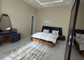 شاليه بمسبح وألعاب مائية