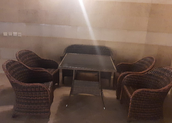 شاليه بجلسة خارجية ومسبح 