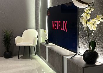 شقه دور ارضي بتصميم سينمائي