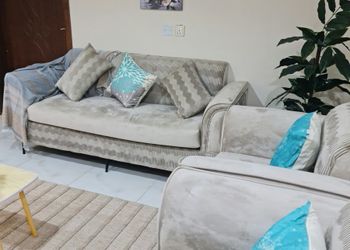 شقة بغرفة معيشة وغرفتين نوم 