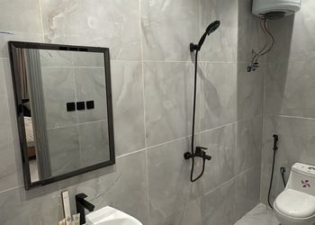 استديو بأثاث مريح وبسيط 