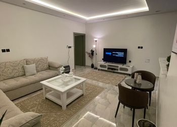 شقة بغرفة نوم ودخول ذاتي
